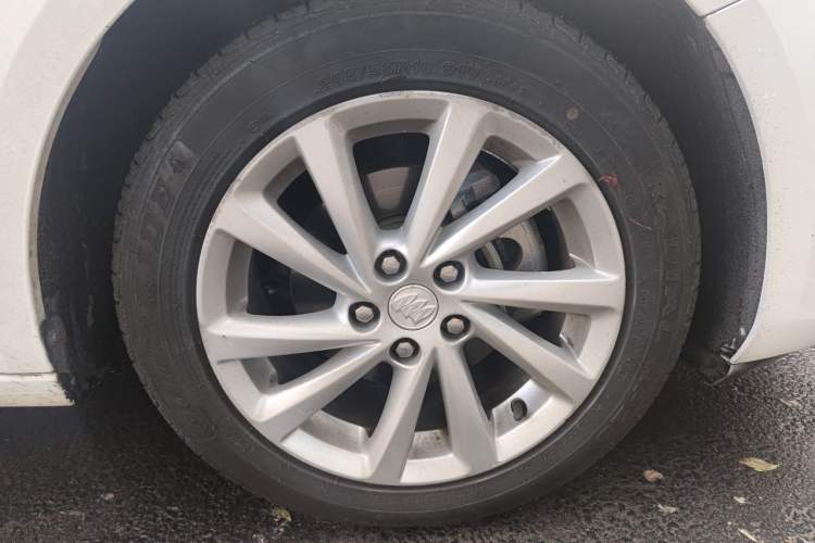 Used Buick Verano 2015 Sedan 15S Automatic Leading Model Right Front Wheel Hub