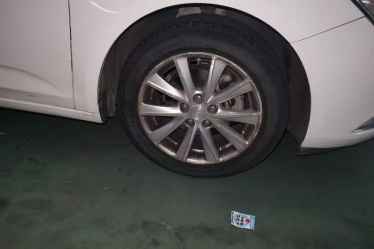 Used Buick Verano 2015 Sedan 20T Dual-Clutch Leading Model Right Front Wheel Hub