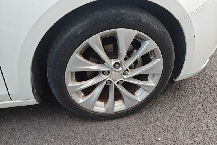 Used Buick Verano 2015 Sedan 15S Automatic Ambition Model Right Front Wheel Hub