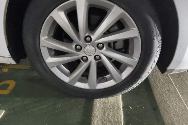 Used Buick Verano 2015 Sedan 15S Automatic Leading Model Right Front Wheel Hub