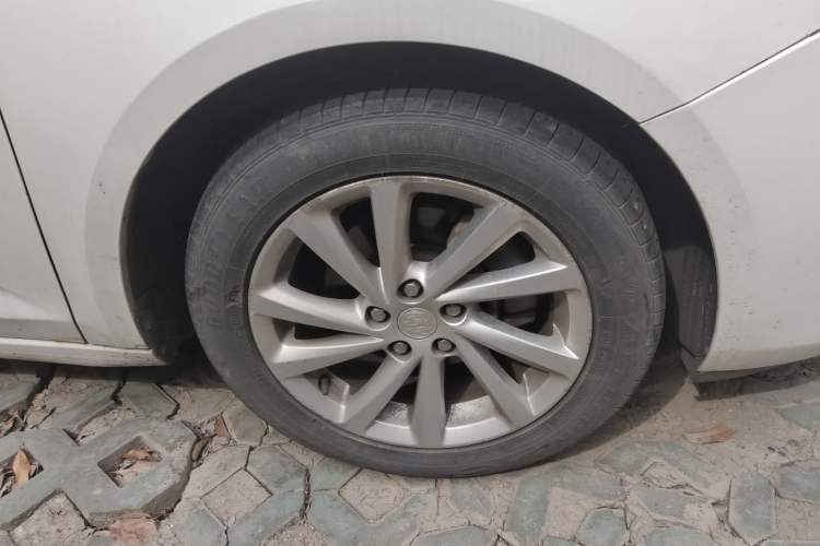 Used Buick Verano 2015 Sedan 15S Automatic Ambition Model Right Front Wheel Hub