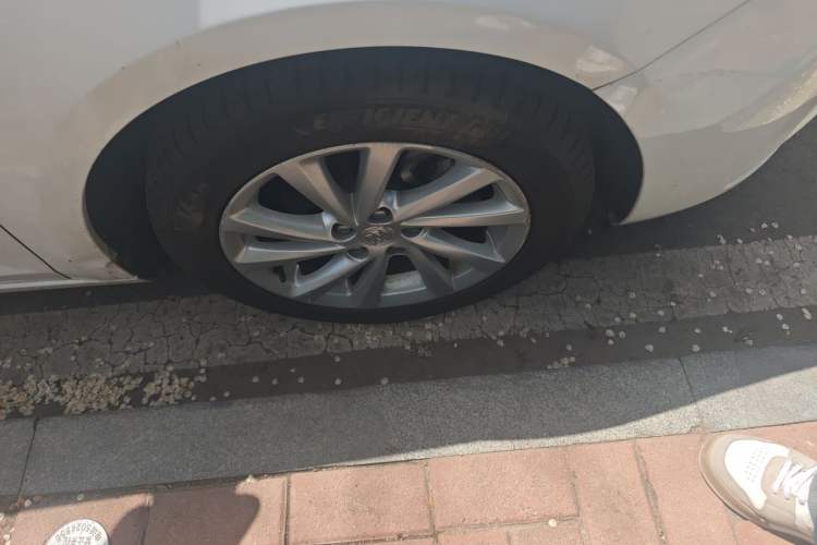 Used Buick Verano 2015 Sedan 15S Automatic Leading Model Right Front Wheel Hub