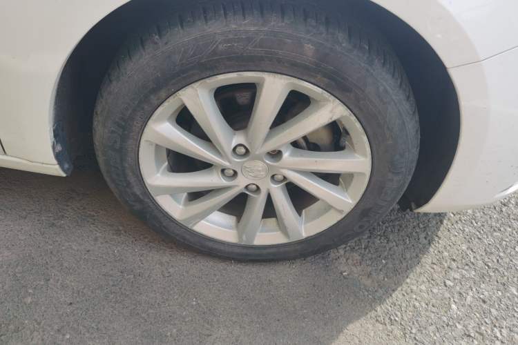 Used Buick Verano 2015 Sedan 15S Automatic Ambition Model Right Front Wheel Hub