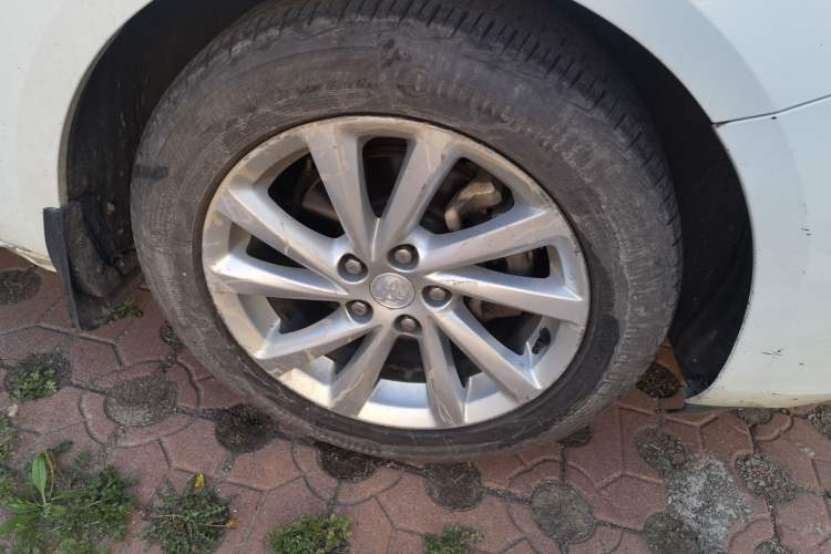 Used Buick Verano 2015 Sedan 15S Automatic Leading Model Right Front Wheel Hub