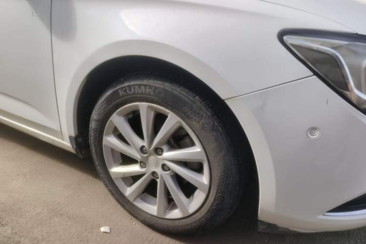 Used Buick Verano 2015 Sedan 15S Automatic Leading Model Right Front Wheel Hub