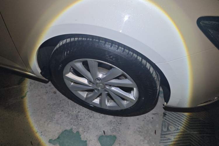 Used Buick Verano 2015 Sedan 15S Automatic Ambition Model Right Front Wheel Hub