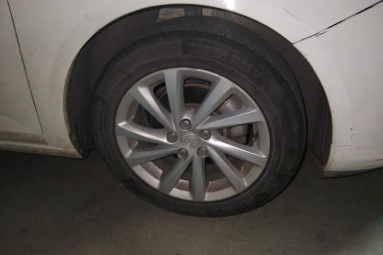 Used Buick Verano 2015 Sedan 15S Automatic Ambition Model Right Front Wheel Hub