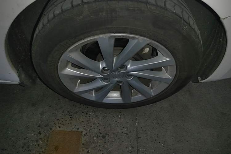 Used Buick Verano 2015 Sedan 15S Automatic Ambition Model Right Front Wheel Hub