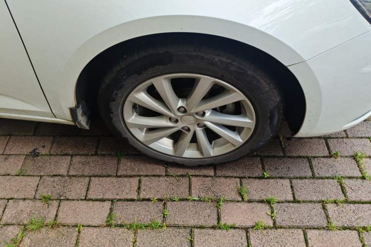 Used Buick Verano 2015 Sedan 15S Automatic Leading Model Right Front Wheel Hub