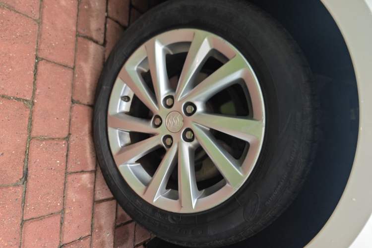 Used Buick Verano 2015 Sedan 15S Automatic Ambition Model Right Front Wheel Hub