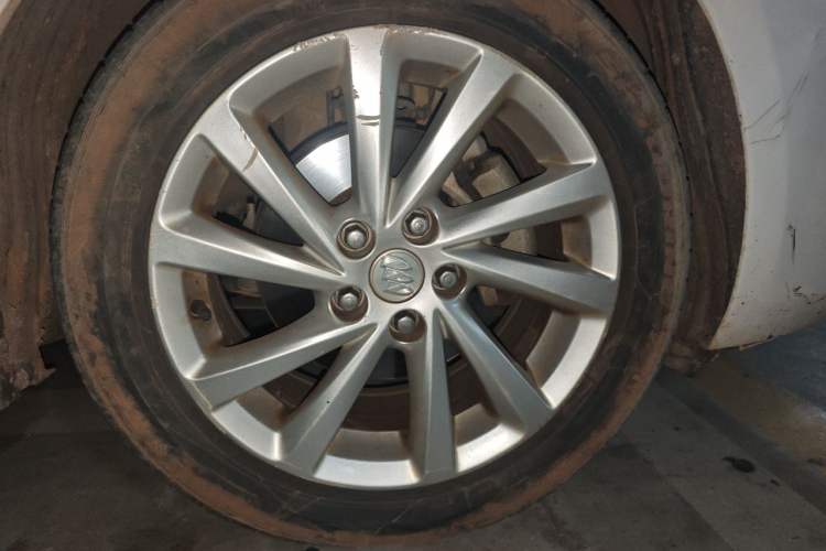 Used Buick Verano 2015 Sedan 15S Automatic Leading Model Right Front Wheel Hub