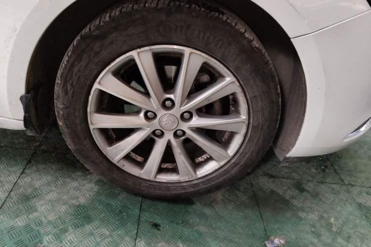 Used Buick Verano 2015 Sedan 20T Dual-Clutch Leading Model Right Front Wheel Hub