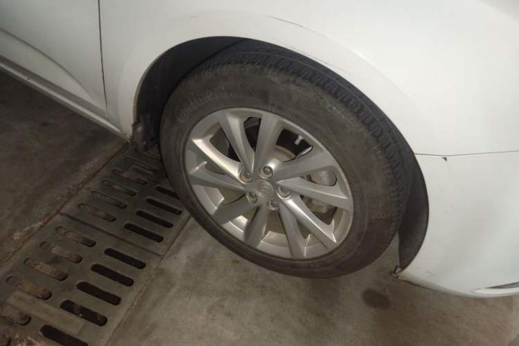 Used Buick Verano 2015 Sedan 15S Automatic Ambition Model Right Front Wheel Hub