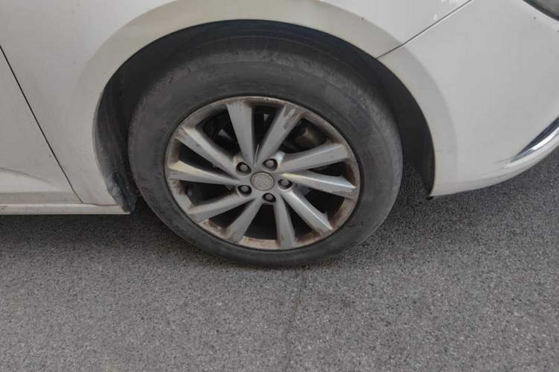 Used Buick Verano 2015 Sedan 15S Automatic Leading Model Right Front Wheel Hub