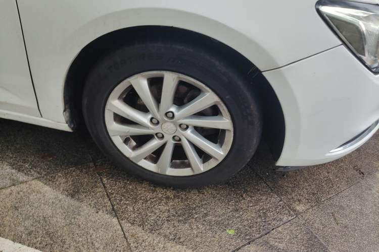 Used Buick Verano 2015 Sedan 15S Automatic Leading Model Right Front Wheel Hub