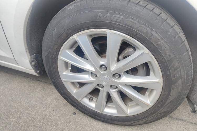Used Buick Verano 2015 Sedan 20T Dual-Clutch Leading Model Right Front Wheel Hub