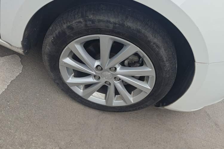 Used Buick Verano 2015 Sedan 15S Automatic Leading Model Right Front Wheel Hub