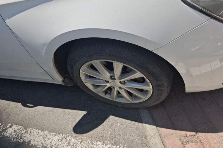 Used Buick Verano 2015 Sedan 20T Dual-Clutch Leading Model Right Front Wheel Hub