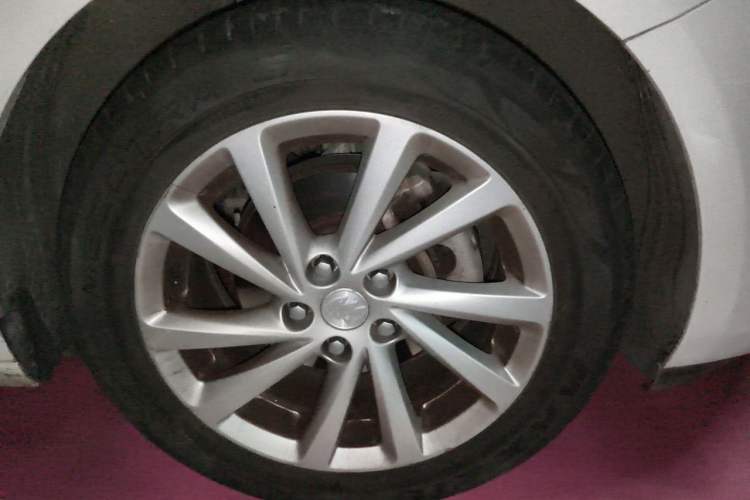 Used Buick Verano 2015 Sedan 15S Automatic Leading Model Right Front Wheel Hub