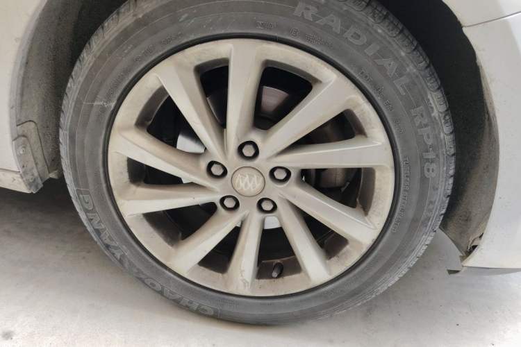 Used Buick Verano 2015 Sedan 15S Automatic Leading Model Right Front Wheel Hub