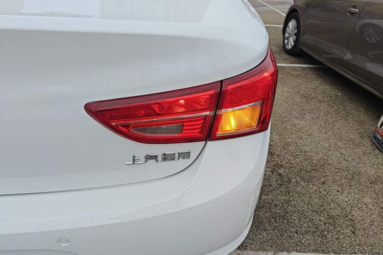 Used Buick Verano 2015 Sedan 15S Automatic Leading Model Right Rear Taillight