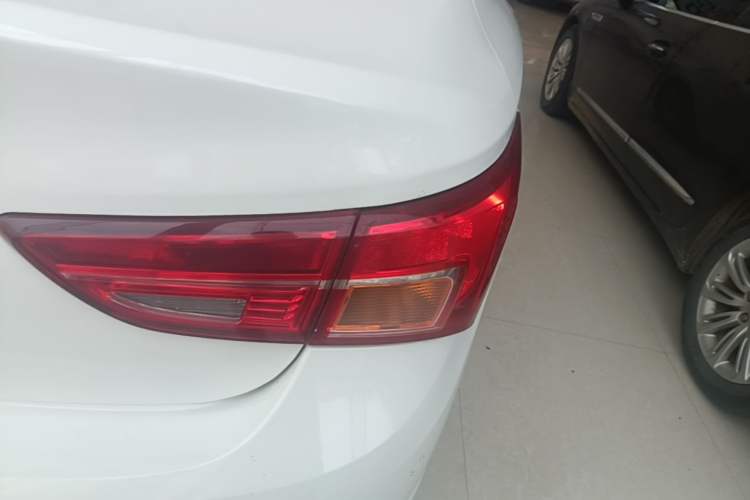 Used Buick Verano 2015 Sedan 15S Automatic Leading Model Right Rear Taillight