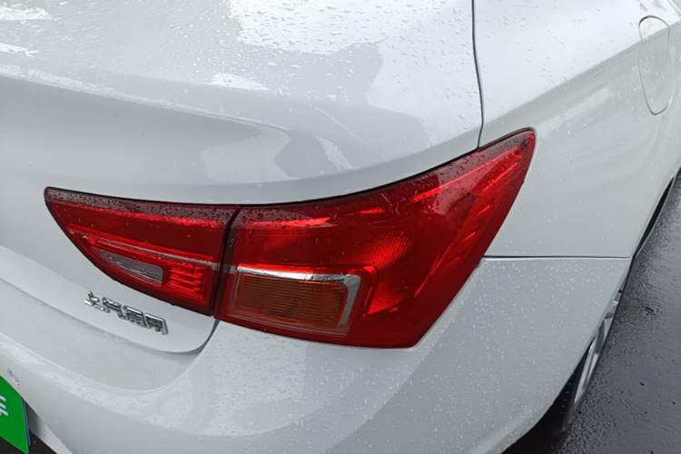 Used Buick Verano 2015 Sedan 15S Automatic Leading Model Right Rear Taillight
