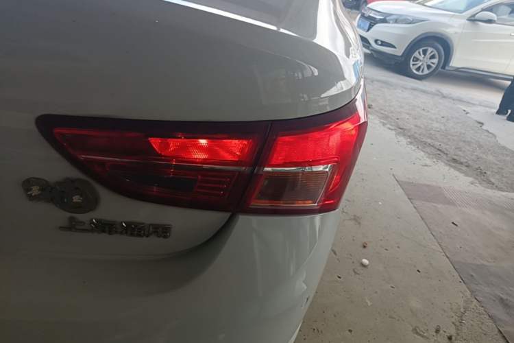 Used Buick Verano 2015 Sedan 15S Automatic Leading Model Right Rear Taillight