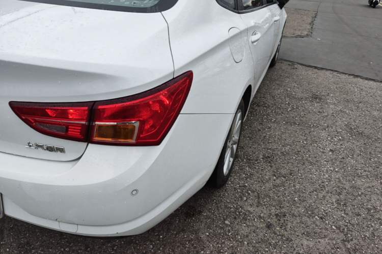 Used Buick Verano 2015 Sedan 15S Automatic Leading Model Right Rear Taillight