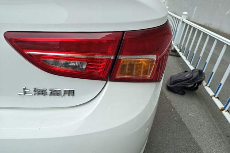 Used Buick Verano 2015 Sedan 20T Dual-Clutch Elite Model Right Rear Taillight
