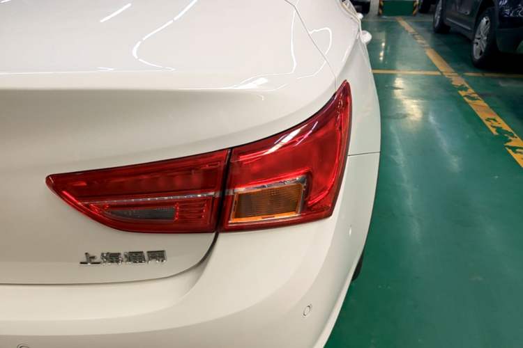 Used Buick Verano 2015 Sedan 20T Dual-Clutch Elite Model Right Rear Taillight