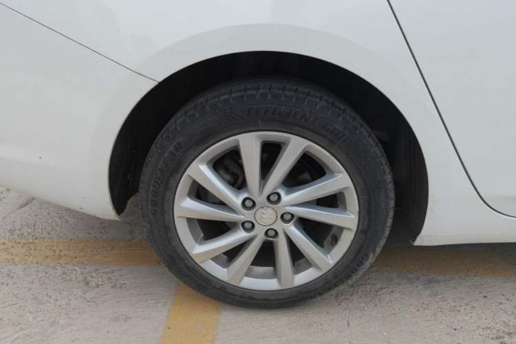 Used Buick Verano 2015 Sedan 15S Automatic Ambition Model Right Rear Wheel Hub
