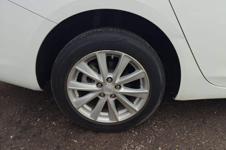 Used Buick Verano 2015 Sedan 20T Dual-Clutch Leading Model Right Rear Wheel Hub