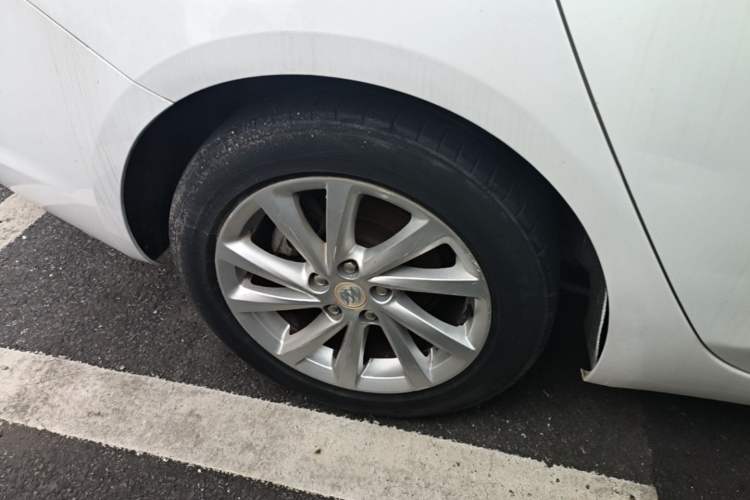 Used Buick Verano 2015 Sedan 15S Automatic Ambition Model Right Rear Wheel Hub
