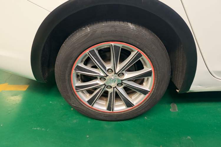 Used Buick Verano 2015 Sedan 20T Dual-Clutch Elite Model Right Rear Wheel Hub
