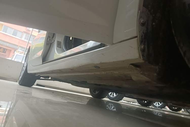 Used Buick Verano 2015 Sedan 15S Automatic Leading Model Right Side Sill