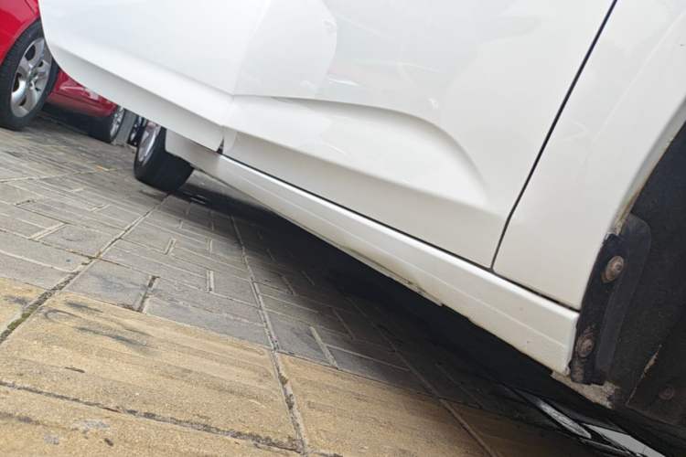 Used Buick Verano 2015 Sedan 15S Automatic Ambition Model Right Side Sill