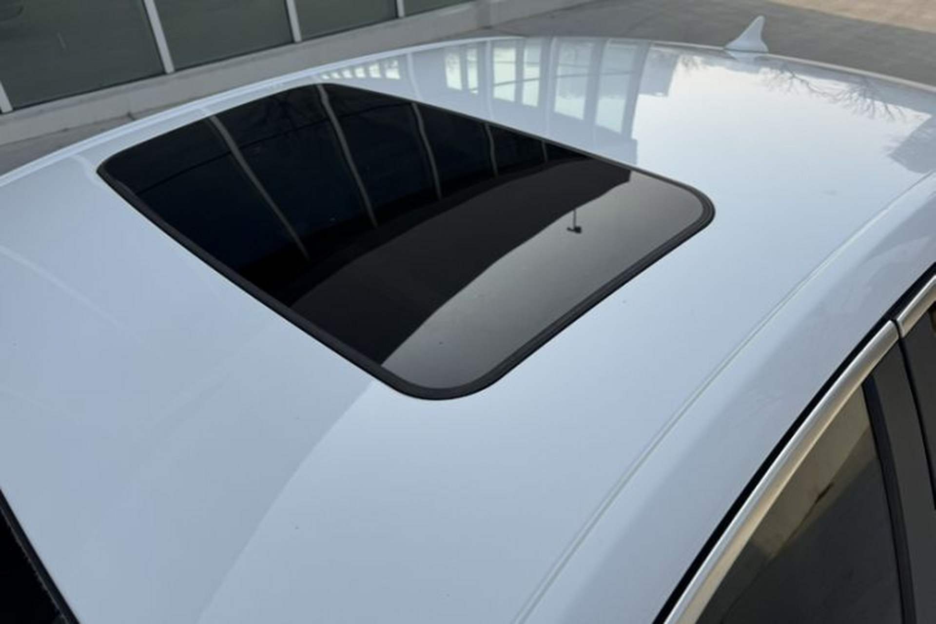 Used Buick Verano 2015 Sedan 20T Dual-Clutch Leading Model Roof
