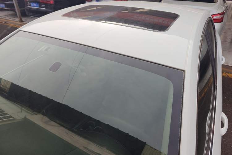 Used Buick Verano 2015 Sedan 20T Dual-Clutch Leading Model Roof