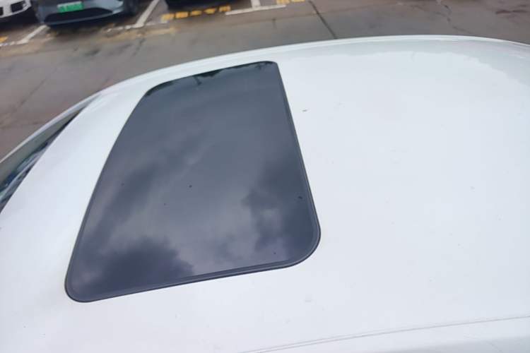 Used Buick Verano 2015 Sedan 15S Manual Leading Model Roof