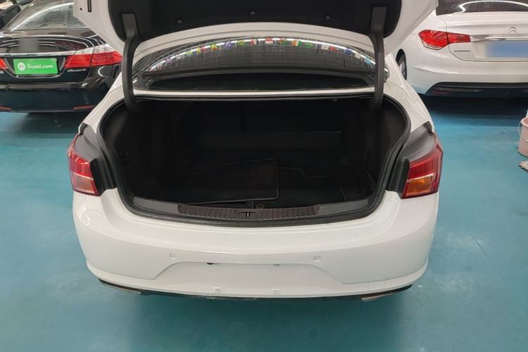 Used Buick Verano 2015 Sedan 20T Dual-Clutch Leading Model Trunk
