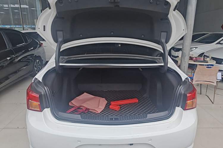 Used Buick Verano 2015 Sedan 15S Automatic Leading Model Trunk