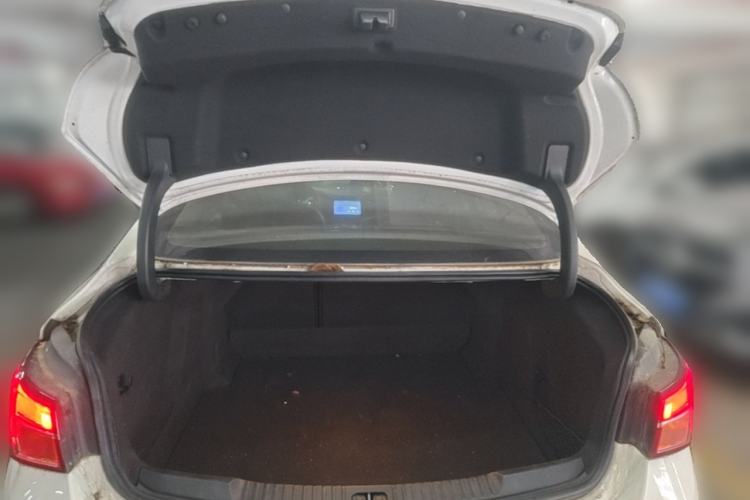 Used Buick Verano 2015 Sedan 20T Dual-Clutch Leading Model Trunk