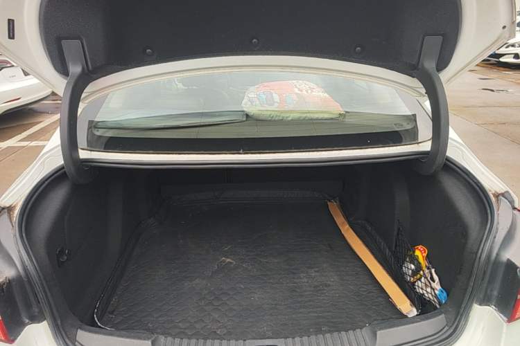 Used Buick Verano 2015 Sedan 15S Manual Leading Model Trunk