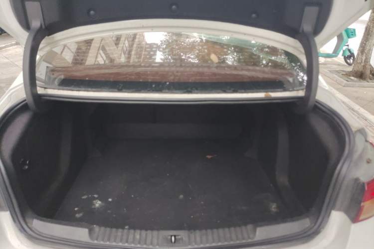 Used Buick Verano 2015 Sedan 15S Automatic Leading Model Trunk