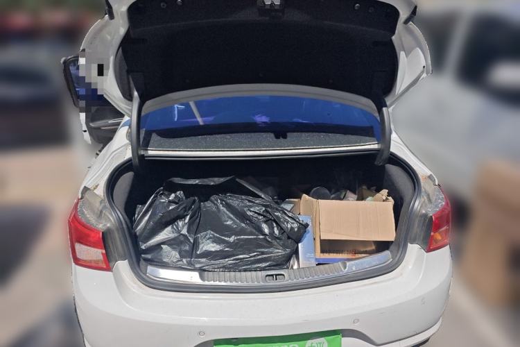 Used Buick Verano 2015 Sedan 20T Dual-Clutch Leading Model Trunk