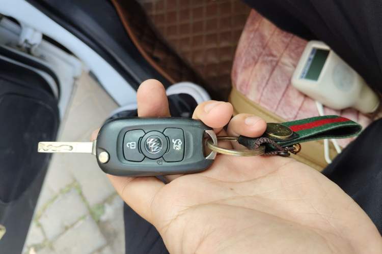 Used Buick Verano 2015 Sedan 20T Dual-Clutch Elite Model Vehicle Key