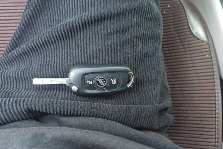 Used Buick Verano 2015 Sedan 15S Automatic Leading Model Vehicle Key
