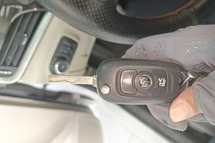 Used Buick Verano 2015 Sedan 15S Automatic Leading Model Vehicle Key