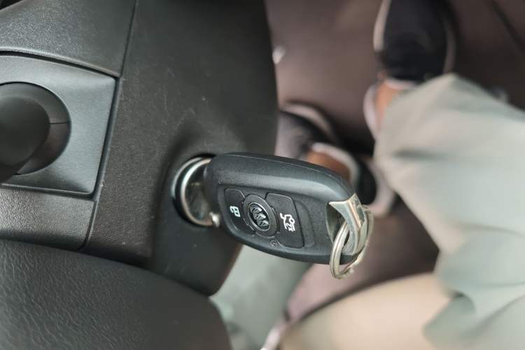 Used Buick Verano 2015 Sedan 15S Automatic Leading Model Vehicle Key